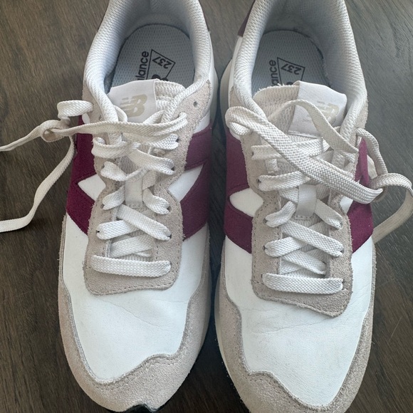 New Balance Women's 237 V1 Sneakers Excellent Condition - Picture 4 of 5
